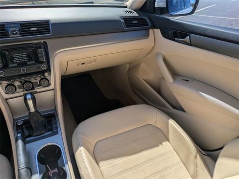 Used 2015 Volkswagen Passat 1.8T SE image 17