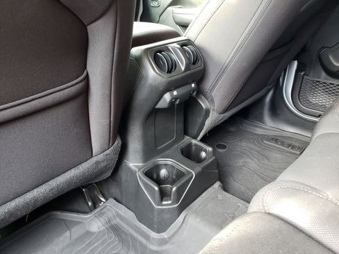 Used 2023 Jeep Wrangler Unlimited Sport image 34