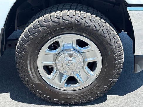 Used 2022 RAM 2500 Big Horn AWD/4WD image 32