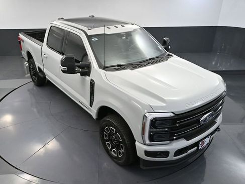 Used 2025 Ford F250 Platinum w/ FX4 Off-Road Package image 62