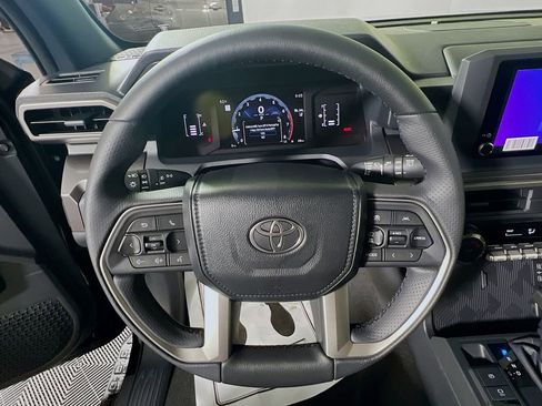 New 2026 Toyota 4Runner SR5 RWD image 11