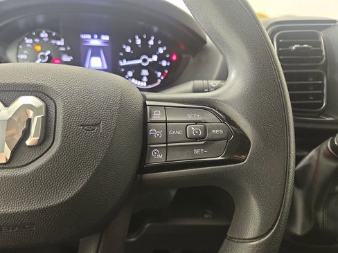 Used 2025 RAM ProMaster 2500 w/ Safety Group FWD image 17