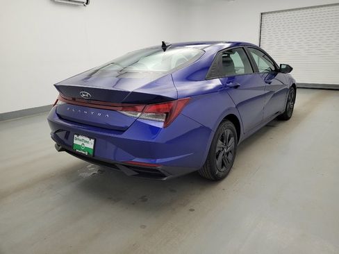 Used 2023 Hyundai Elantra SEL image 9