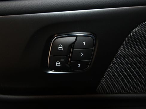 New 2026 Lincoln Nautilus Reserve w/ Jet Appearance Package image 8