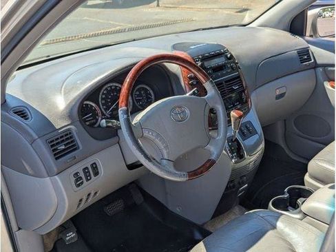 Used 2005 Toyota Sienna XLE Limited FWD image 54