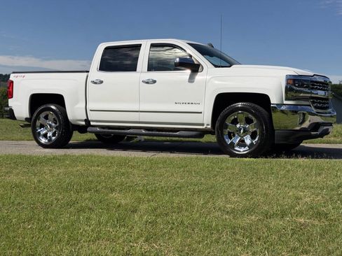 Used 2016 Chevrolet Silverado 1500 LTZ w/ Sport Package AWD/4WD image 12