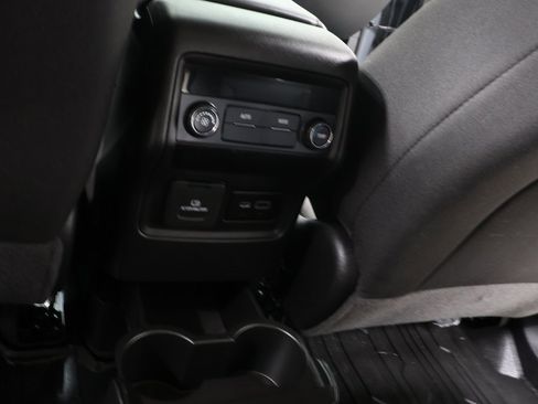 Used 2021 GMC Acadia SLE w/ Driver Convenience Package image 26