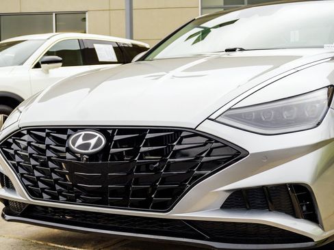 Used 2020 Hyundai Sonata Limited image 2