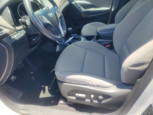 Used 2017 Hyundai Santa Fe SE FWD image 5