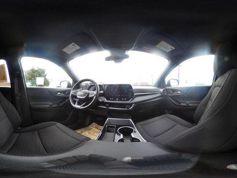 Used 2025 Chevrolet Equinox LT FWD image 43