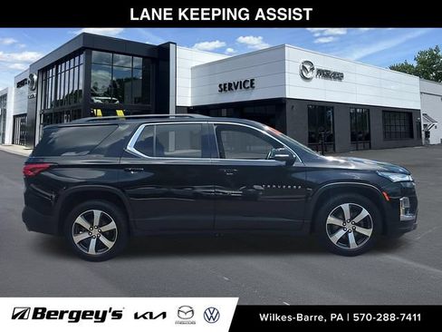 Used 2022 Chevrolet Traverse LT w/ LT Premium Package AWD/4WD image 6