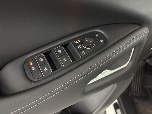 Used 2025 INFINITI QX60 Luxe FWD image 13