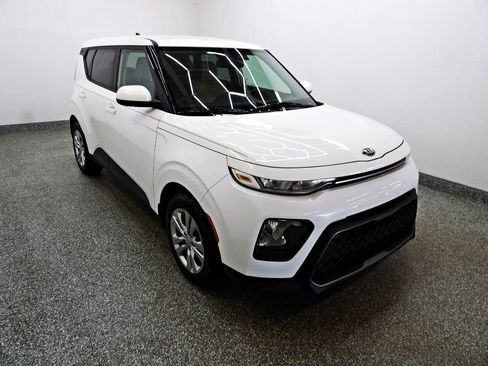 Used 2020 Kia Soul LX FWD image 3