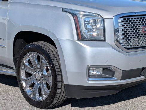 Used 2016 GMC Yukon XL Denali w/ Open Road Package image 9