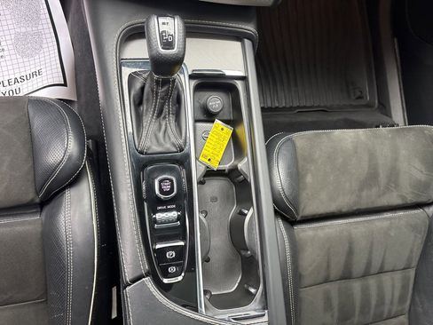 Used 2018 Volvo XC90 T5 R-Design w/ Convenience Package image 22