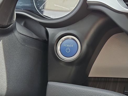 Used 2024 Toyota Sienna Limited image 24