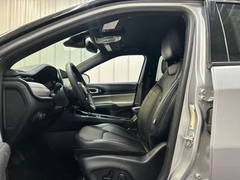 Used 2025 Jeep Compass Limited AWD/4WD image 10
