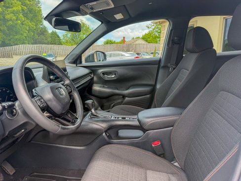 Used 2023 Honda HR-V Sport image 5