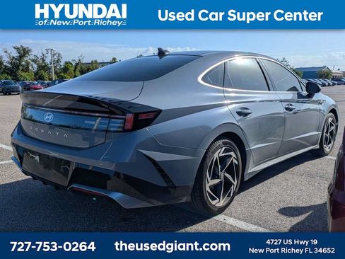 Used 2024 Hyundai Sonata SEL w/ Convenience Package FWD image 2