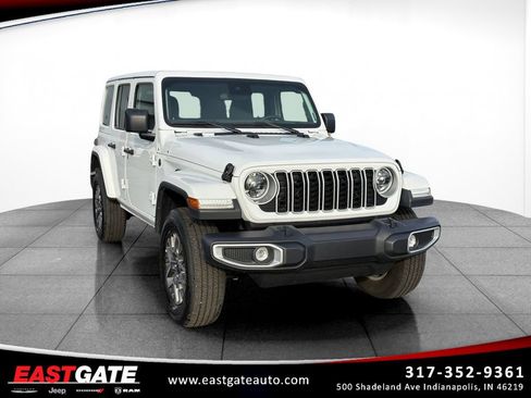 Used 2025 Jeep Wrangler Unlimited Sahara AWD/4WD image 1