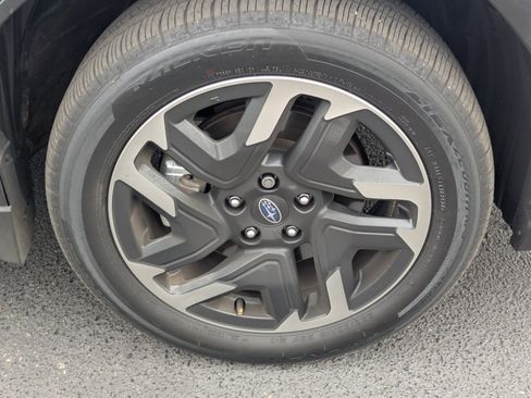 Certified 2025 Subaru Forester Limited image 9