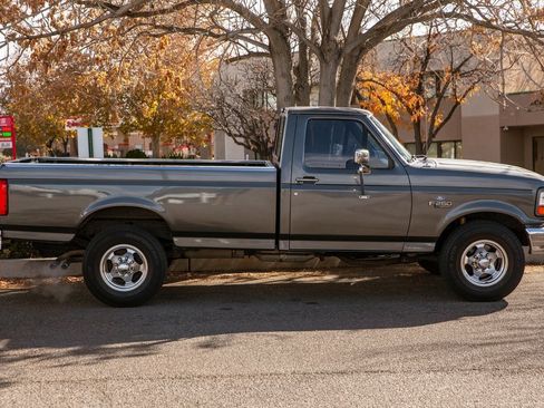 Used 1993 Ford F250 XL image 4