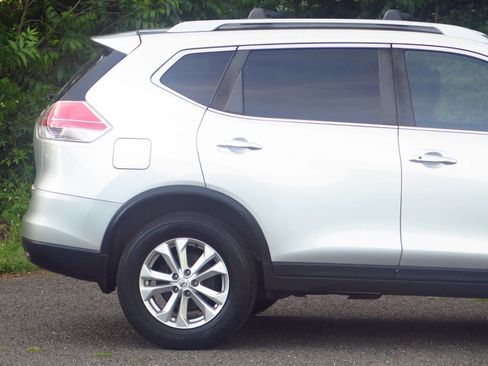 Used 2016 Nissan Rogue SV w/ SV Premium Package AWD/4WD image 38