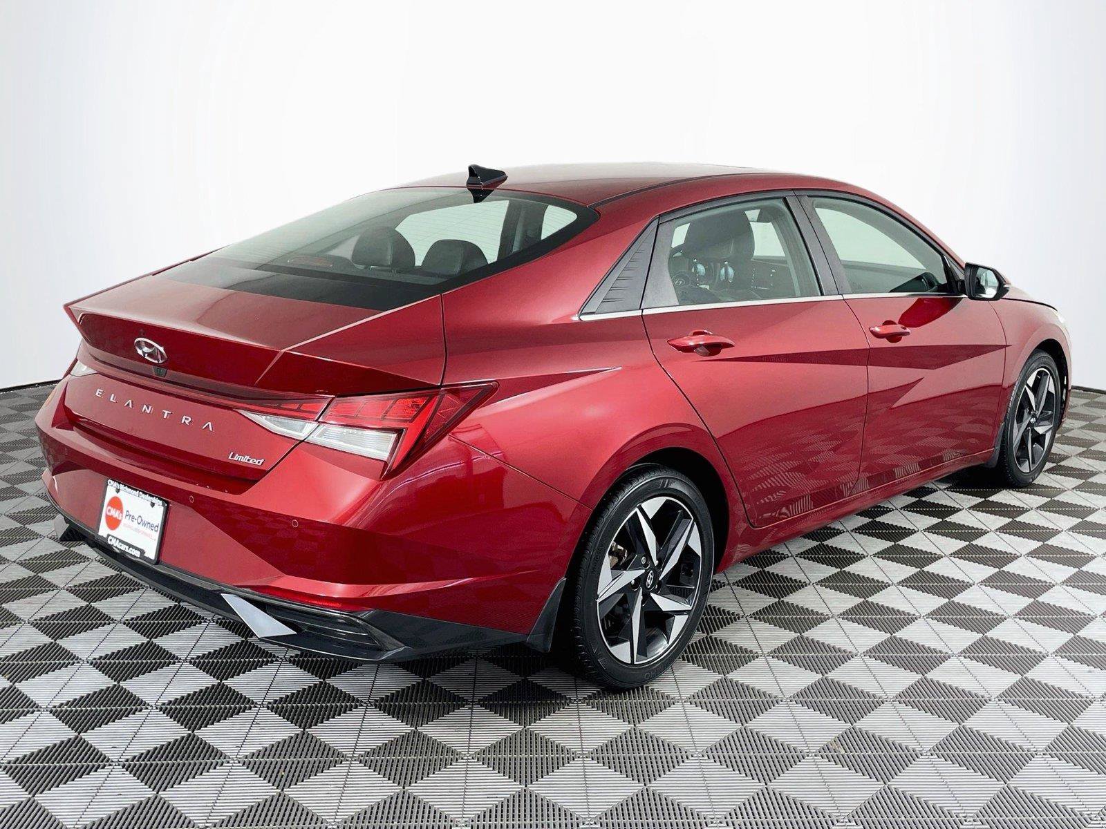Used 2023 Hyundai Elantra Limited FWD image 9