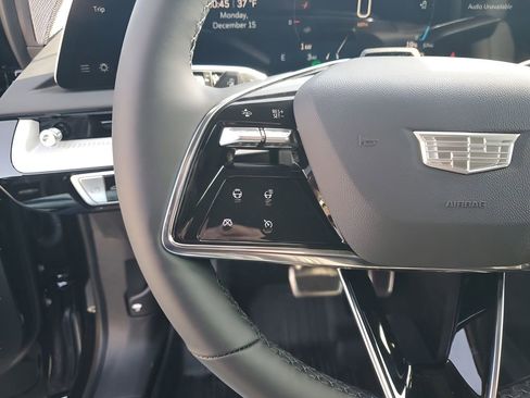 New 2026 Cadillac Optiq Luxury 1 image 34