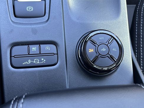 New 2025 Ford Ranger XLT w/ FX4 Off-Road Package image 9