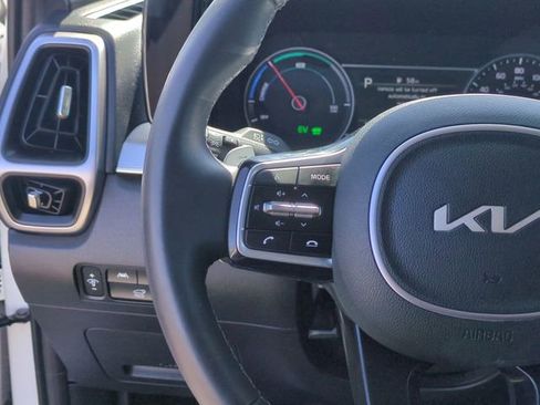 Certified 2023 Kia Sorento EX AWD/4WD image 18