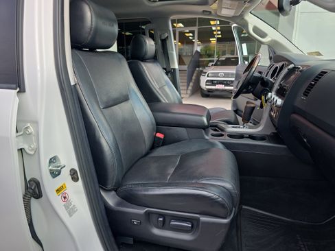 Used 2013 Toyota Tundra Limited AWD/4WD image 16