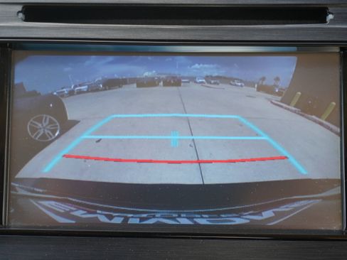 Used 2015 Toyota Avalon XLE FWD image 18