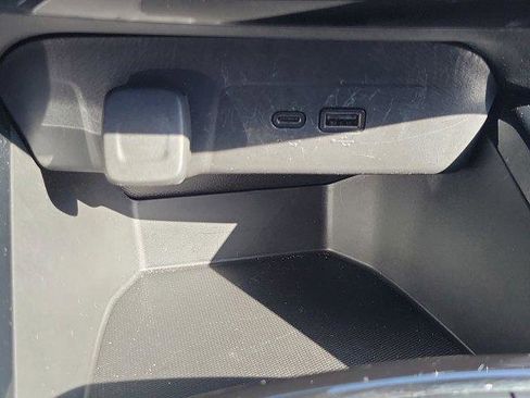 Used 2024 Chevrolet Trax LT w/ LT Convenience Package FWD image 31