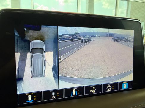 Used 2021 Chevrolet Tahoe Premier w/ Premium Package RWD image 13
