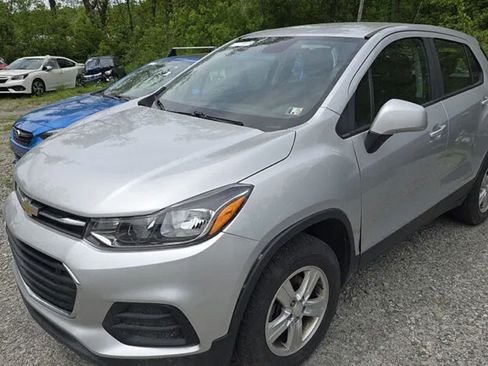Used 2018 Chevrolet Trax LS AWD/4WD image 1