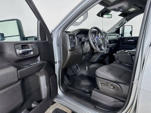 Used 2024 Chevrolet Silverado 2500 Custom w/ Custom Value Package AWD/4WD image 3