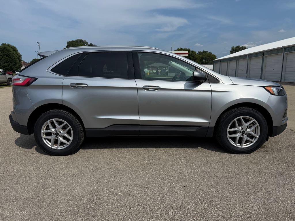 Used 2024 Ford Edge SEL w/ Convenience Package AWD/4WD image 4