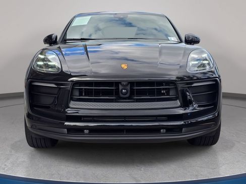 Used 2023 Porsche Macan AWD/4WD image 3