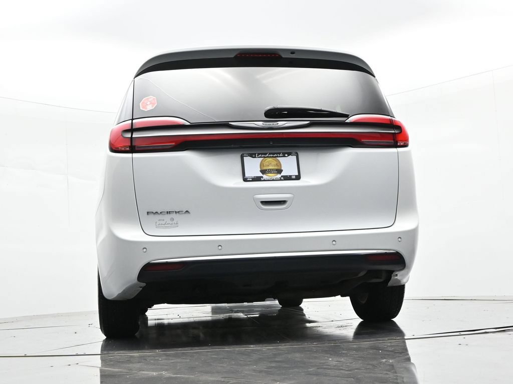 Used 2023 Chrysler Pacifica Touring-L FWD image 27