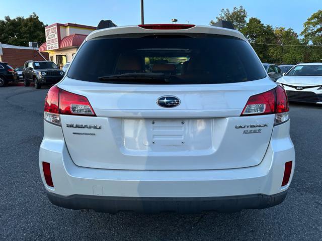 Used 2010 Subaru Outback 2.5i Limited AWD/4WD image 6
