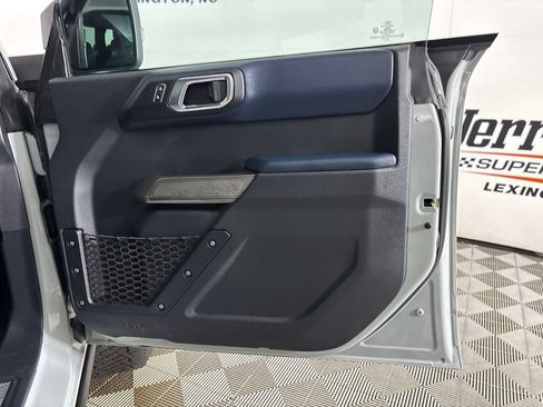 Used 2021 Ford Bronco First Edition AWD/4WD image 29