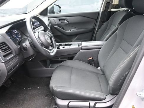 Used 2024 Nissan Rogue S FWD image 12