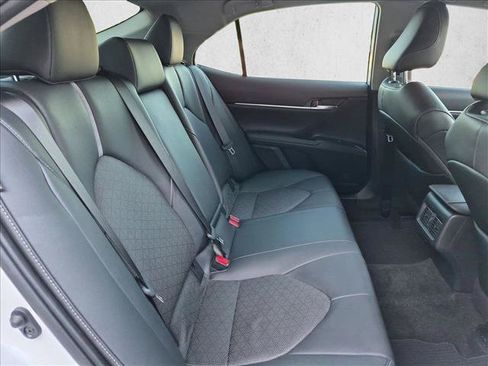 Used 2020 Toyota Camry XSE FWD image 15
