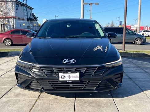 Certified 2025 Hyundai Elantra Blue w/ Cargo Package image 4