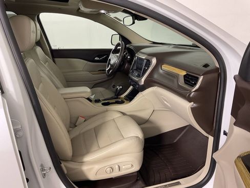 Used 2019 GMC Acadia Denali w/ Technology Package AWD/4WD image 27