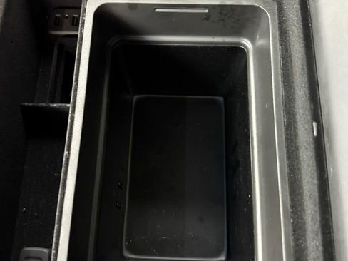 Used 2018 Cadillac Escalade ESV Platinum image 46