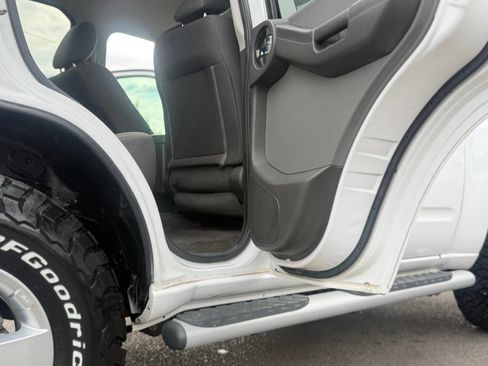 Used 2010 Nissan Xterra S image 6