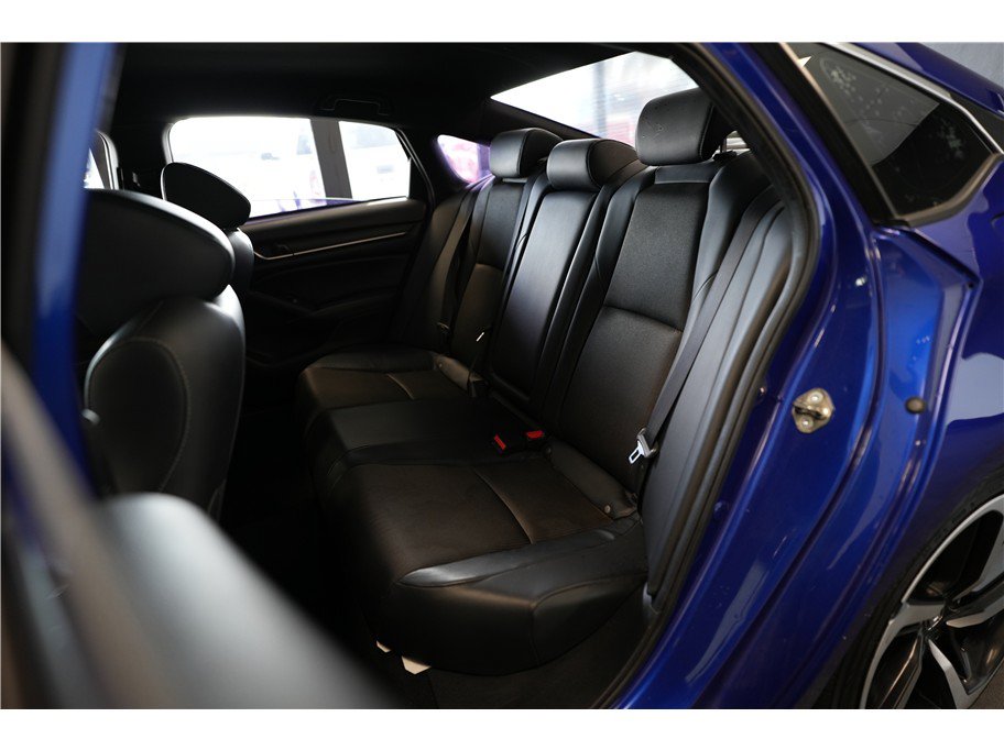Used 2018 Honda Accord Sport image 12