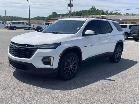 Used 2023 Chevrolet Traverse RS FWD image 9